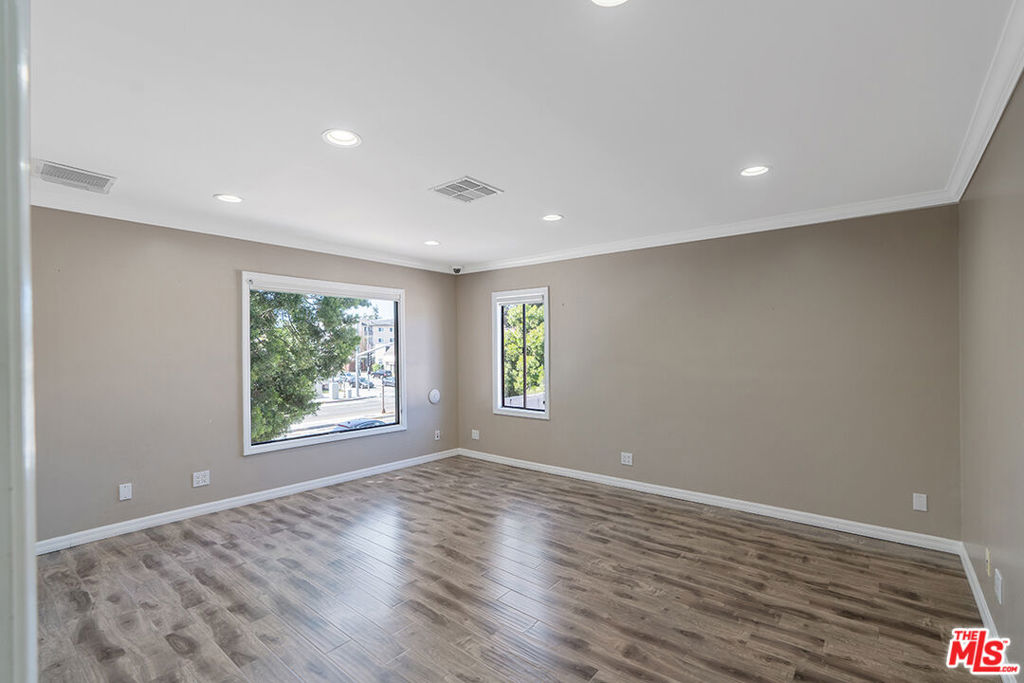 11312 Venice Boulevard Property Photo 5