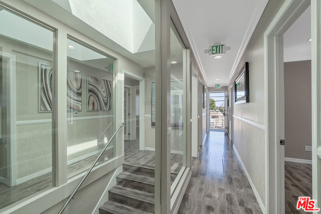 11312 Venice Boulevard Property Photo 7