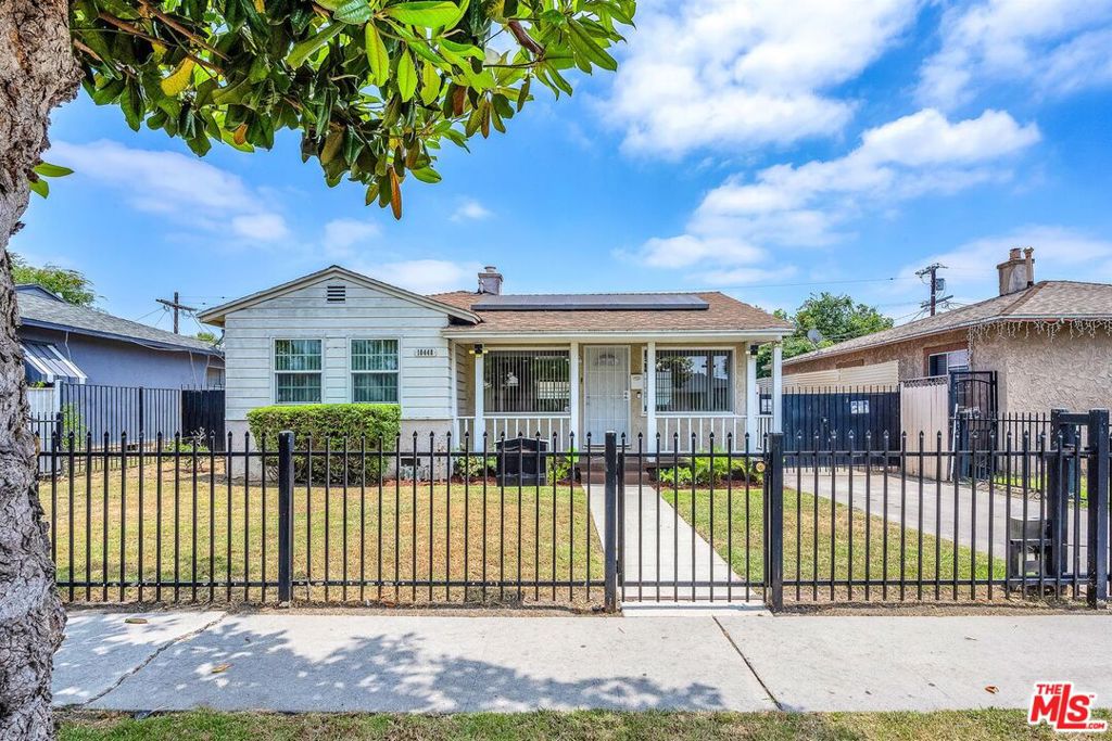 10448 W Zamora Avenue Property Photo 1