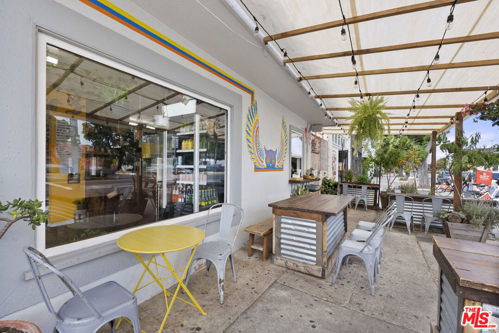 12900 Venice Boulevard Property Photo 4