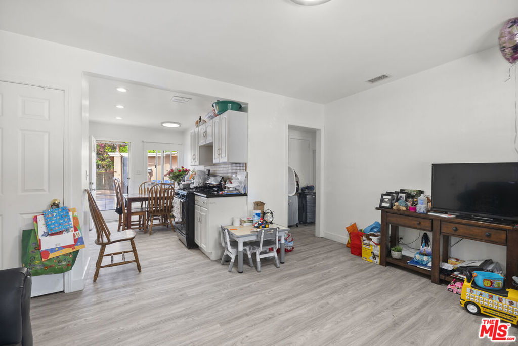 12900 Venice Boulevard Property Photo 9