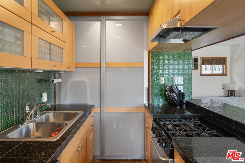 709 Ocean Park Boulevard Property Photo 5
