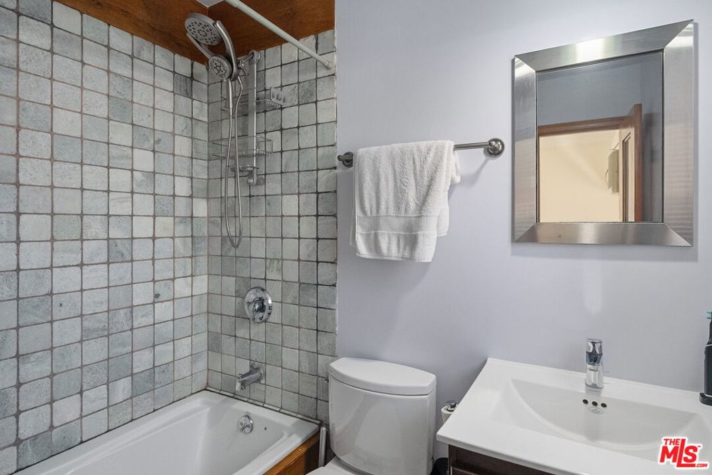 709 Ocean Park Boulevard Property Photo 9