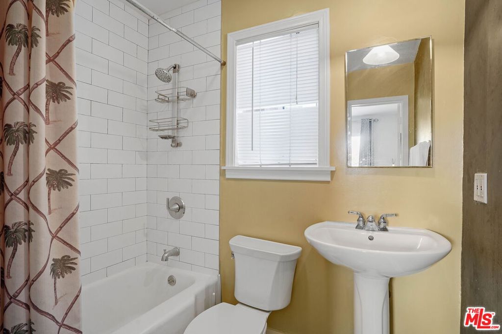 709 Ocean Park Boulevard Property Photo 26