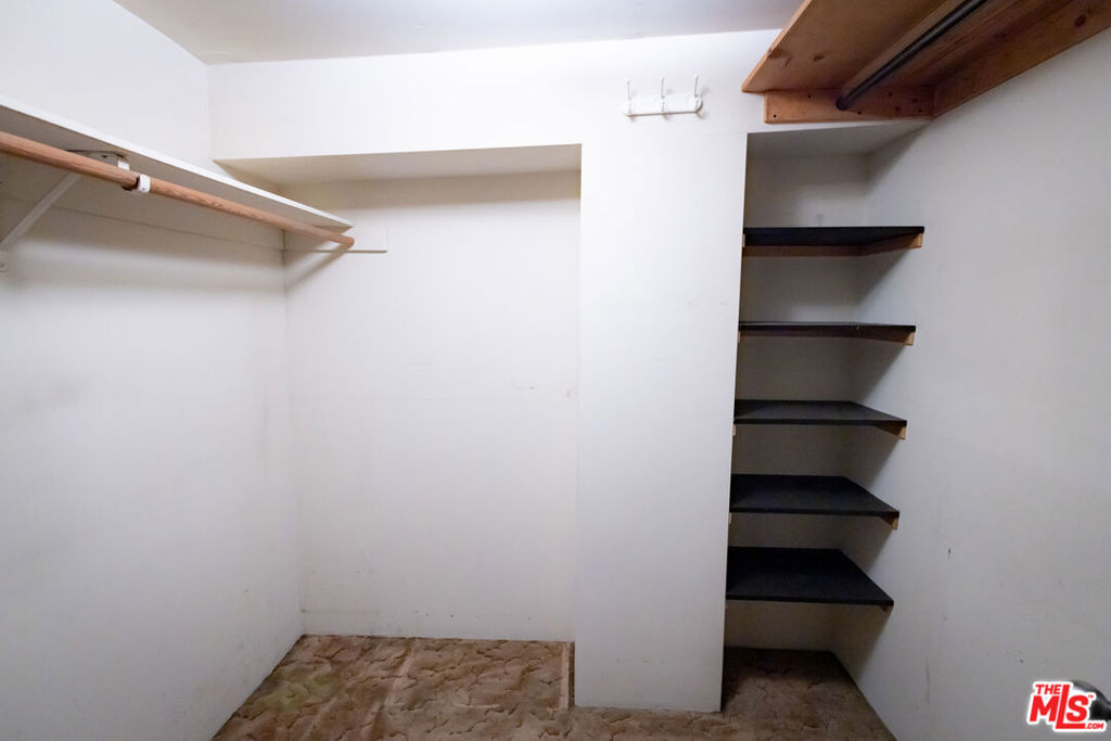 13330 Sherman Way Property Photo 23