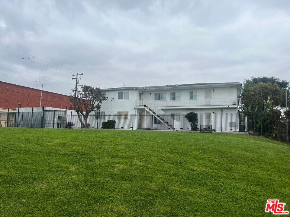 3213 Bartdon Avenue Property Photo 1
