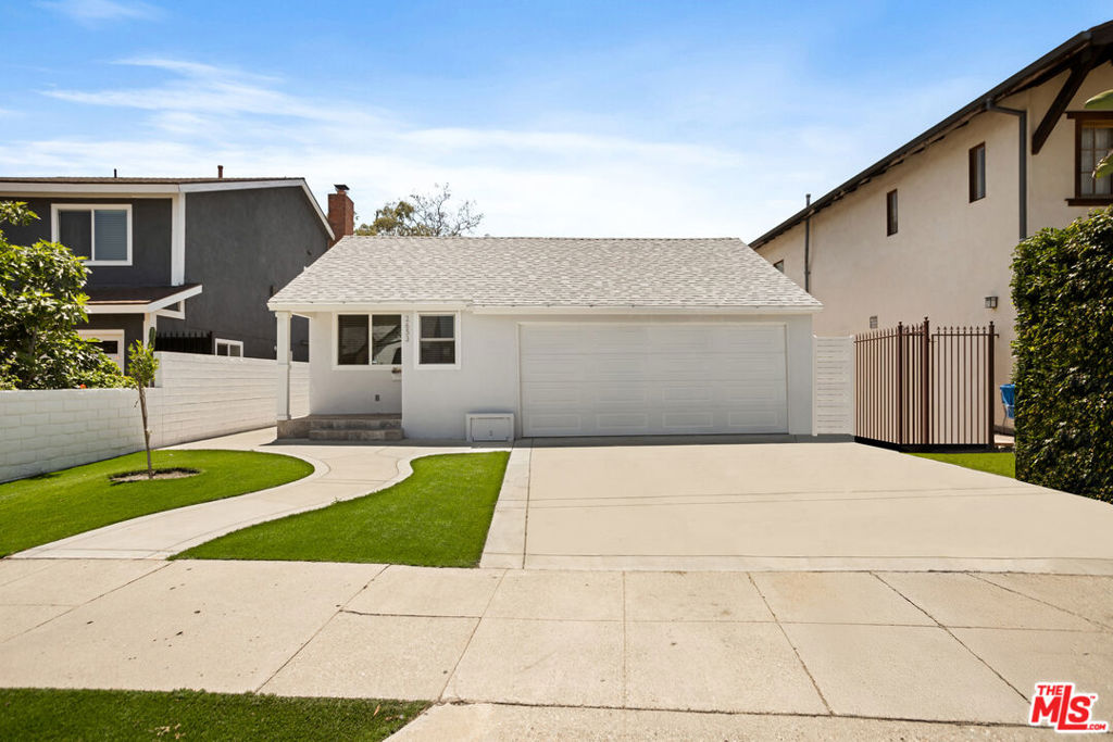 2653 Tilden Avenue Property Photo 1