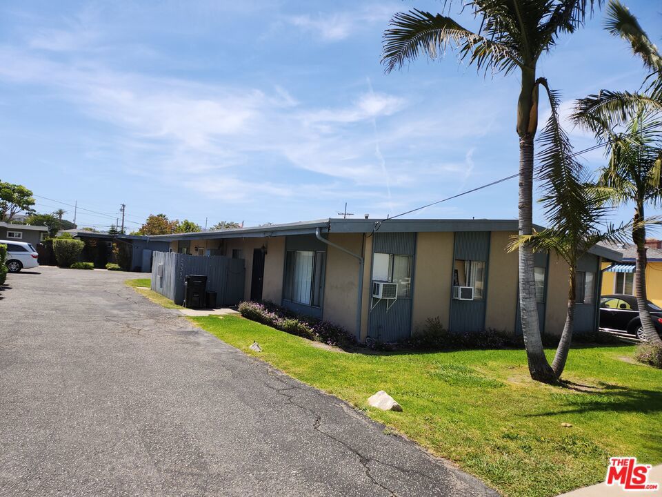 25353 Oak Street Property Photo 1