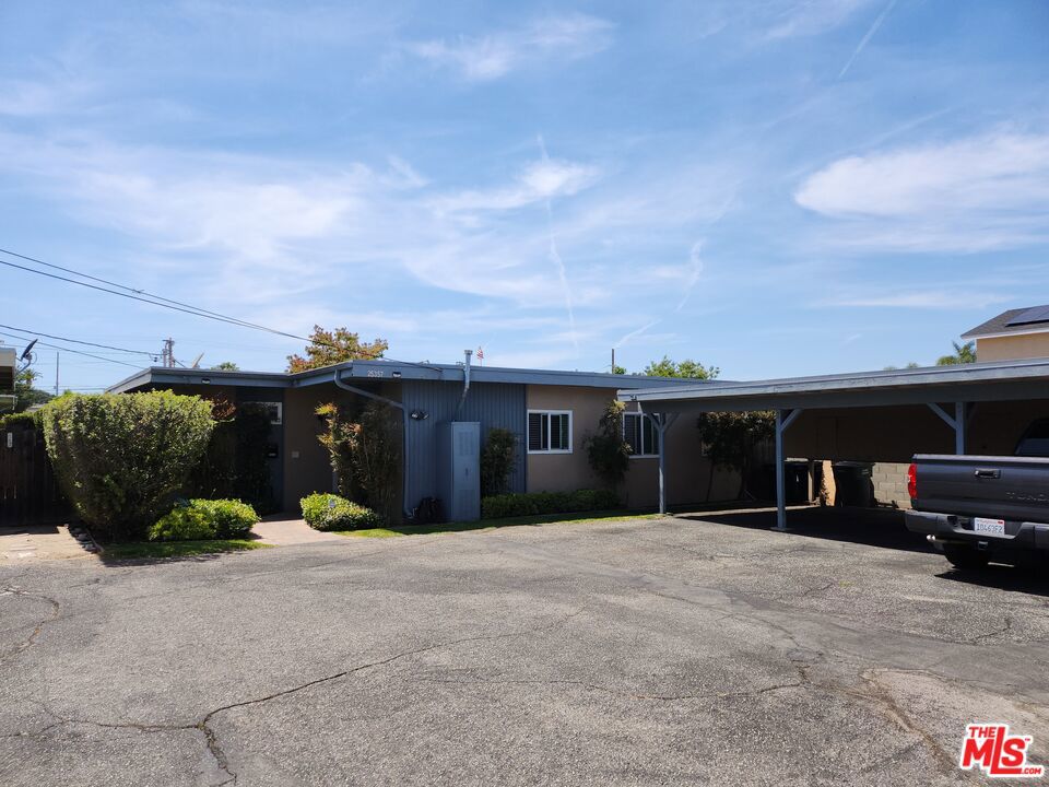 25353 Oak Street Property Photo 3