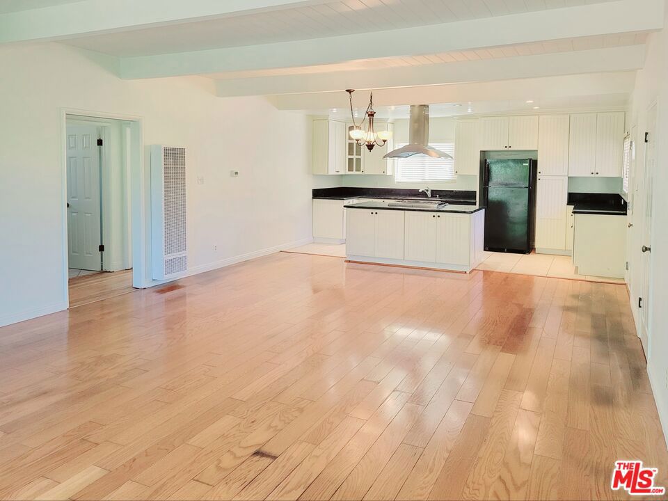 25353 Oak Street Property Photo 11