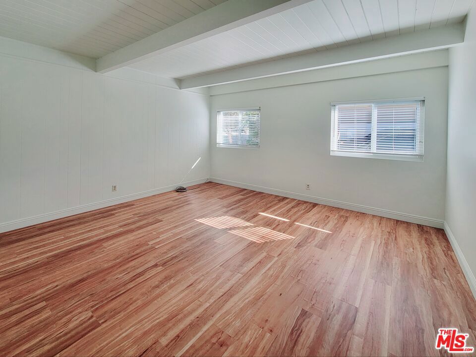 25353 Oak Street Property Photo 13