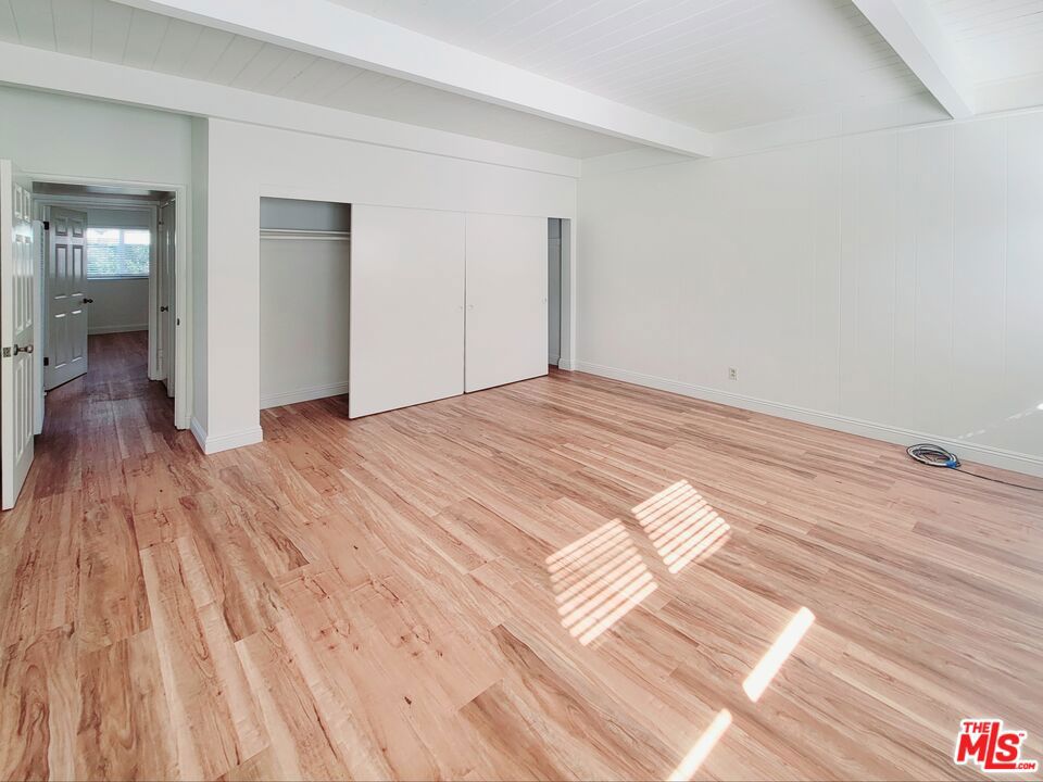 25353 Oak Street Property Photo 14