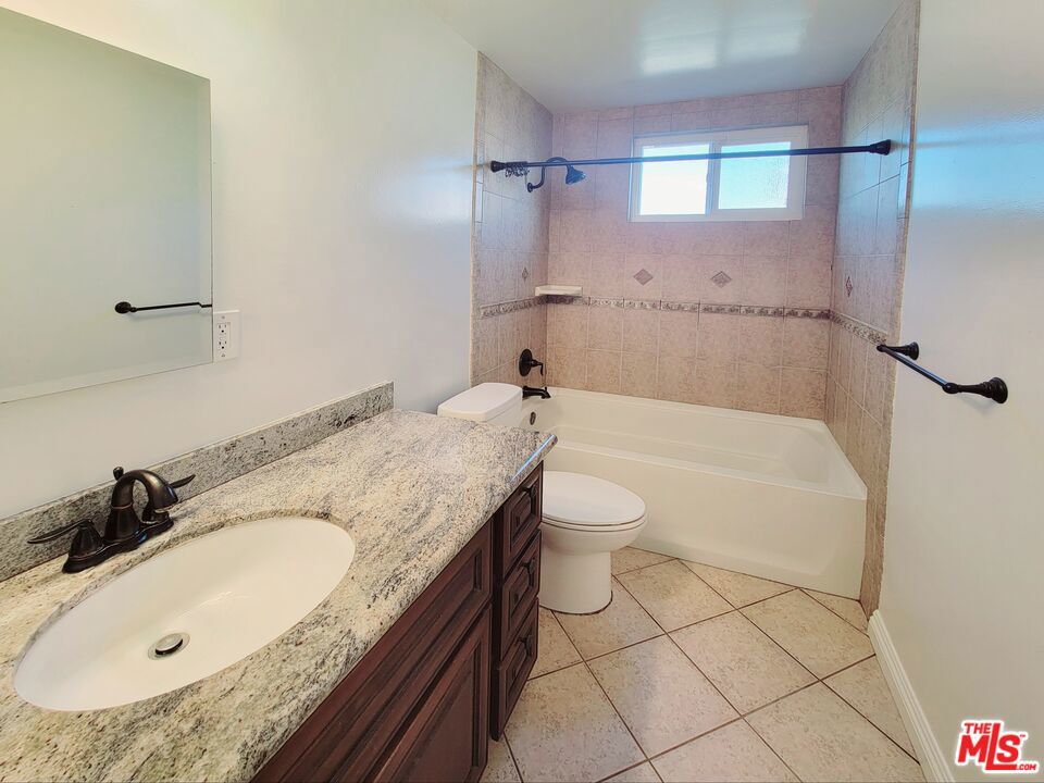 25353 Oak Street Property Photo 16