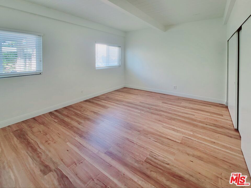 25353 Oak Street Property Photo 18