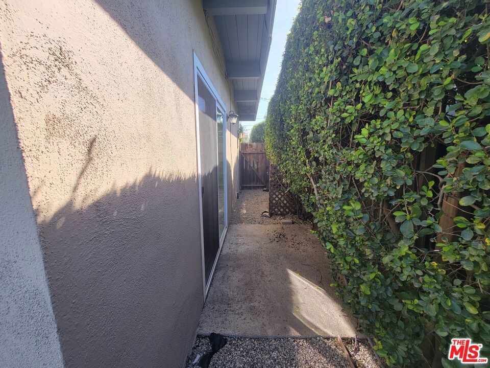 25353 Oak Street Property Photo 32