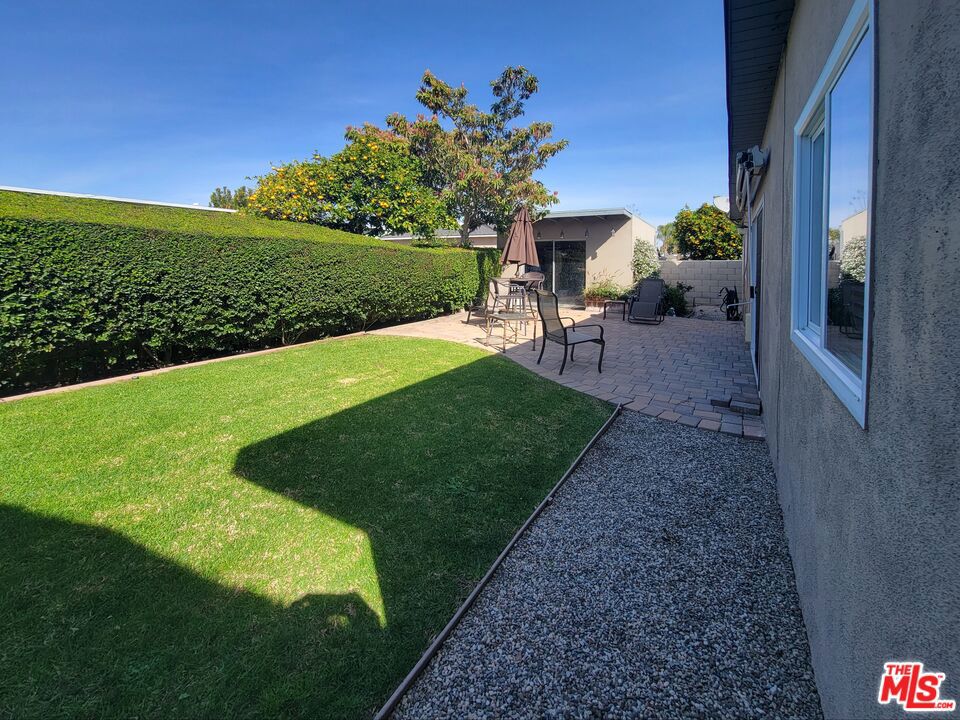 25353 Oak Street Property Photo 33