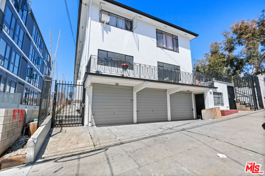 151 S Mountainview Avenue Property Photo 12