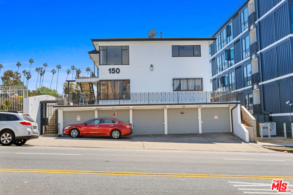 151 S Mountainview Avenue Property Photo 18