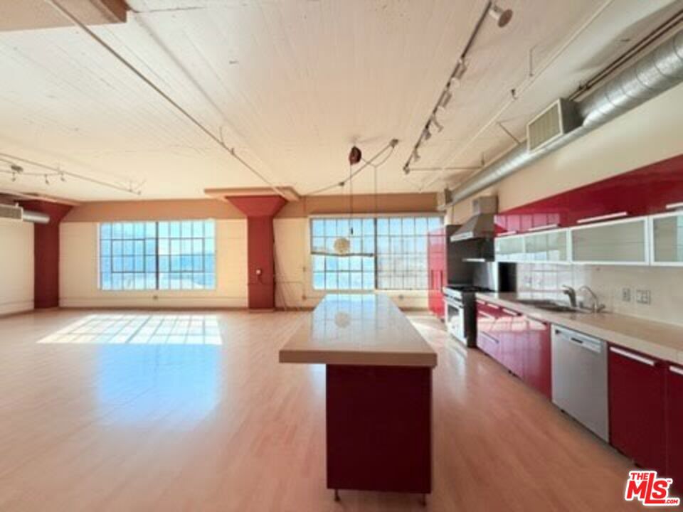1855 Industrial Street 509 Property Photo 7