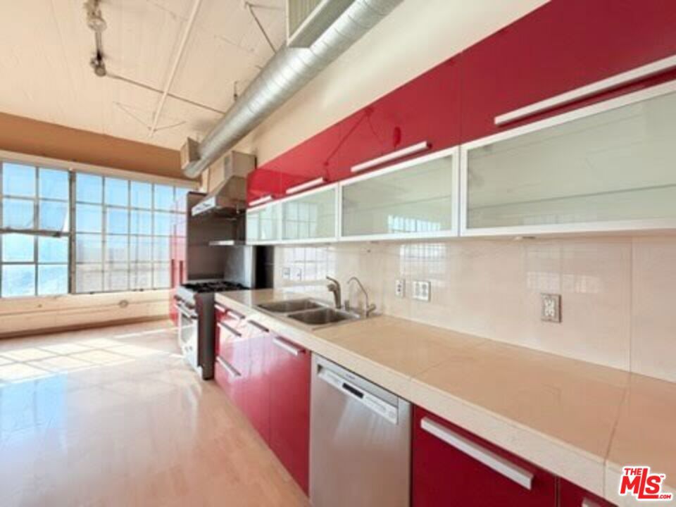 1855 Industrial Street 509 Property Photo 11