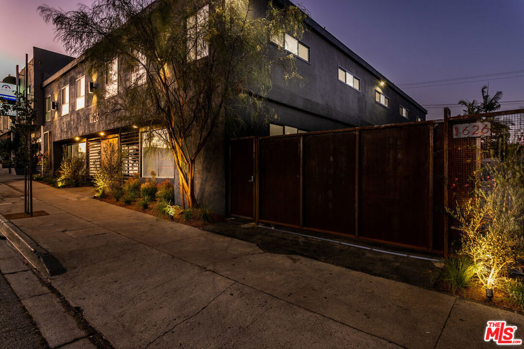 1626 Centinela Avenue 200 Property Photo 2