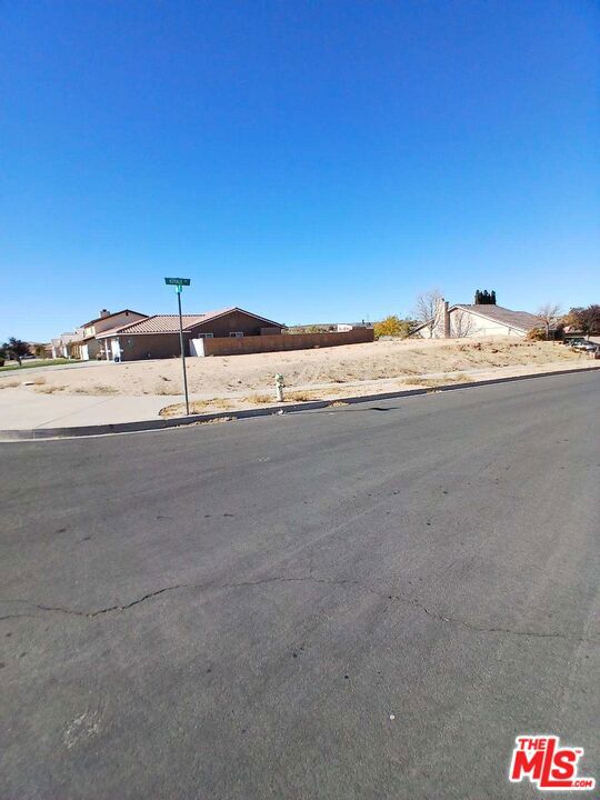 14020 N Topmast Drive Property Photo 1