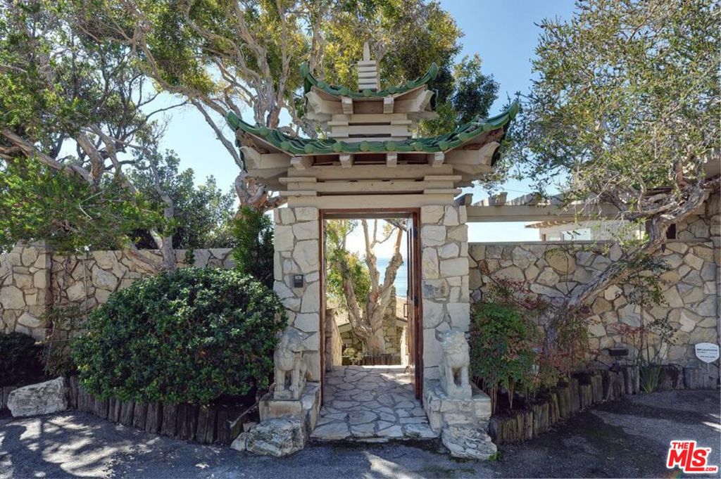 18842 Pacific Coast Highway Property Photo 1