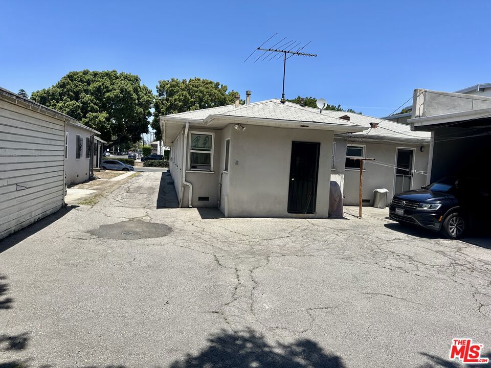 11848 - 11856 Venice Boulevard Property Photo 17