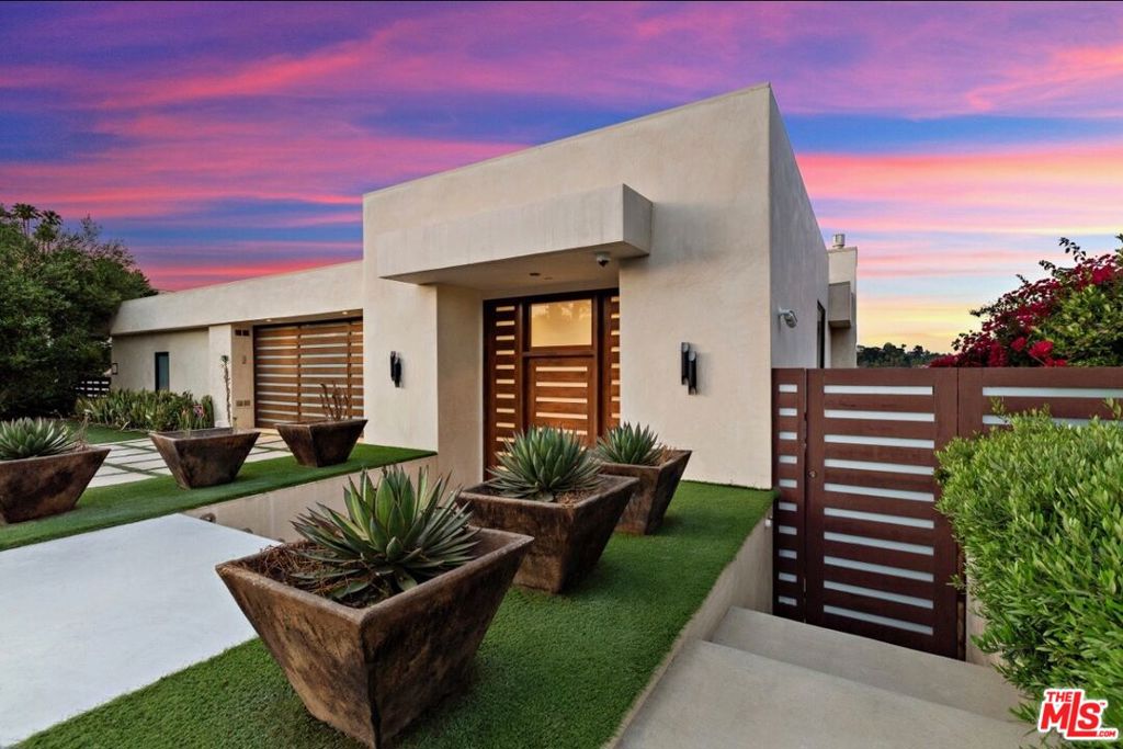1018 Stradella Road Property Photo 3