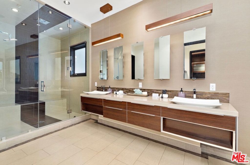1018 Stradella Road Property Photo 11