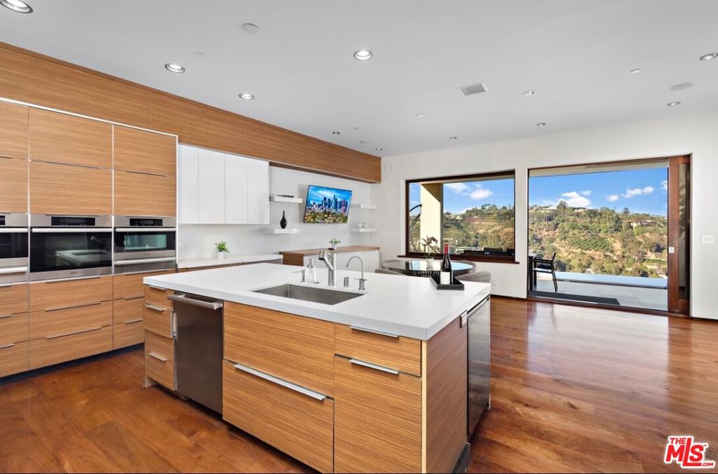 1018 Stradella Road Property Photo 15