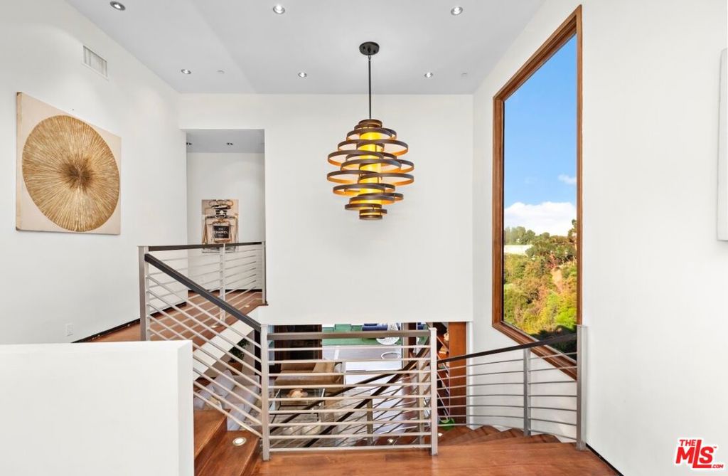 1018 Stradella Road Property Photo 18