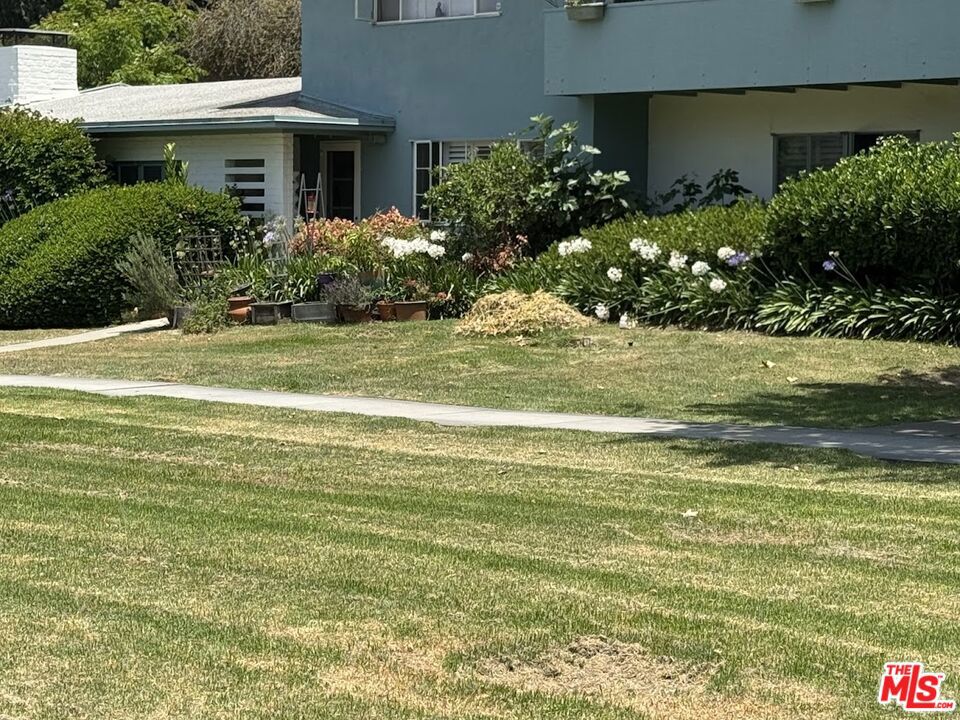5183 Village Property Photo 1