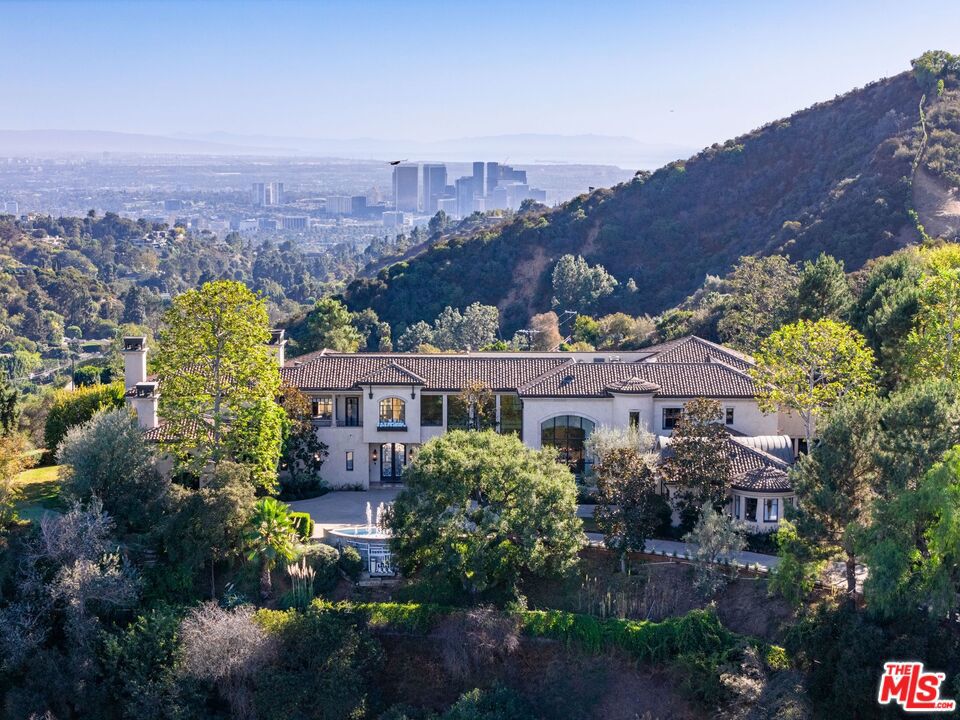 8 Beverly Ridge Terrace Property Photo 1