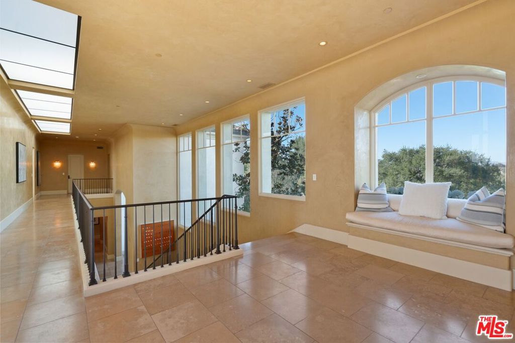 8 Beverly Ridge Terrace Property Photo 25