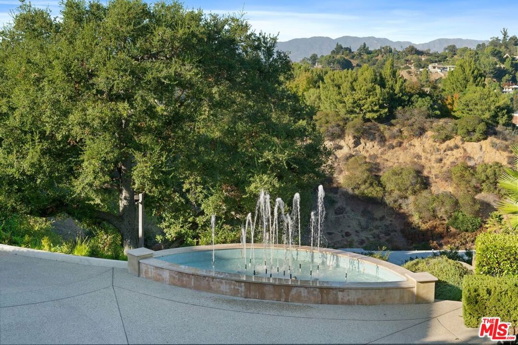 8 Beverly Ridge Terrace Property Photo 40