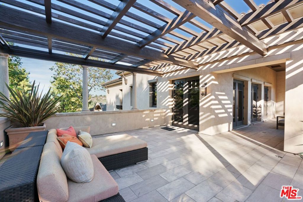 8 Beverly Ridge Terrace Property Photo 46