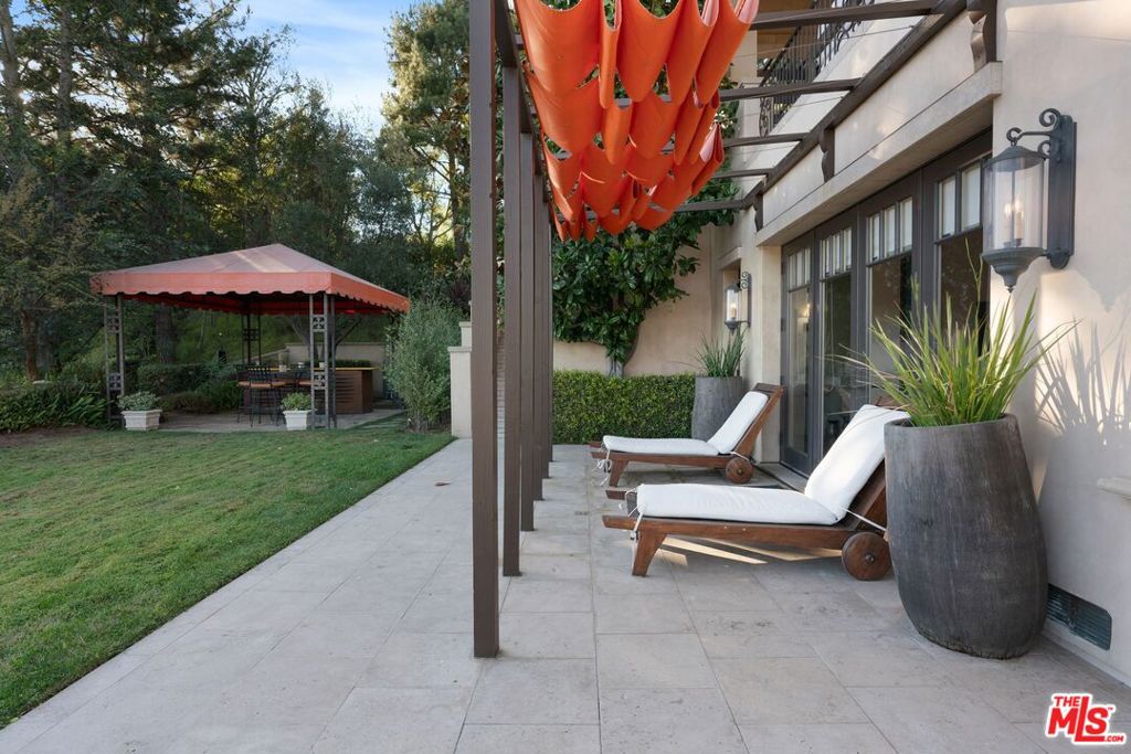 8 Beverly Ridge Terrace Property Photo 57