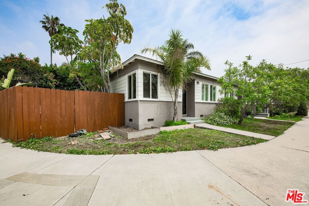 2200 Penmar Avenue Property Photo 3