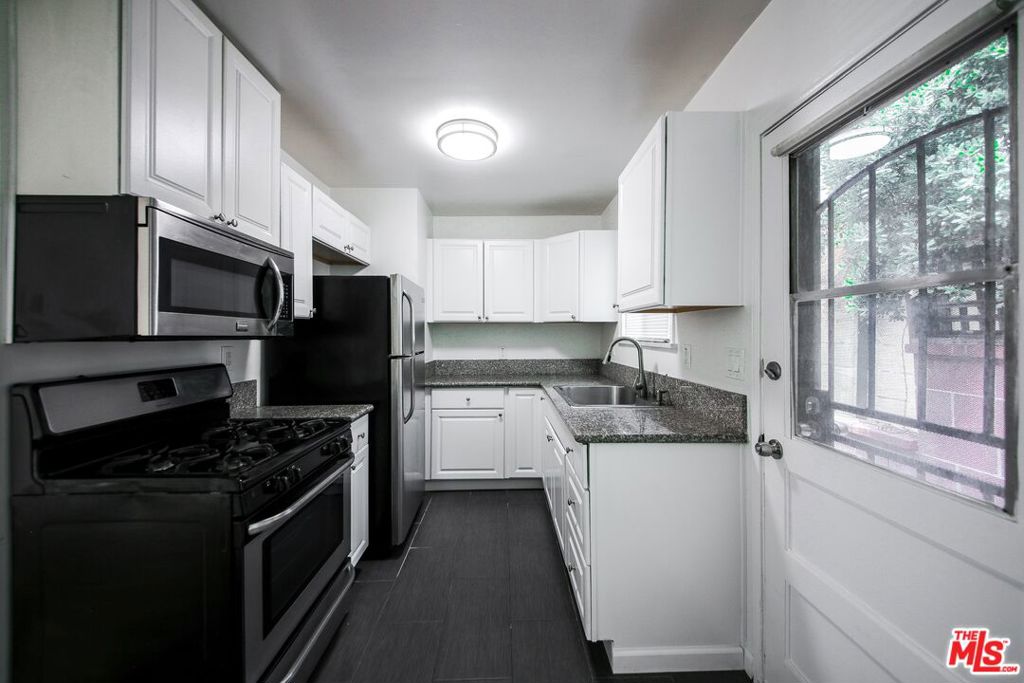 2200 Penmar Avenue Property Photo 8