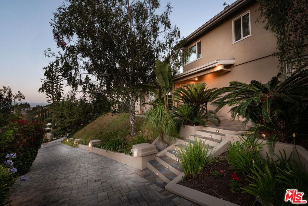 15946 Tobin Way Property Photo 1