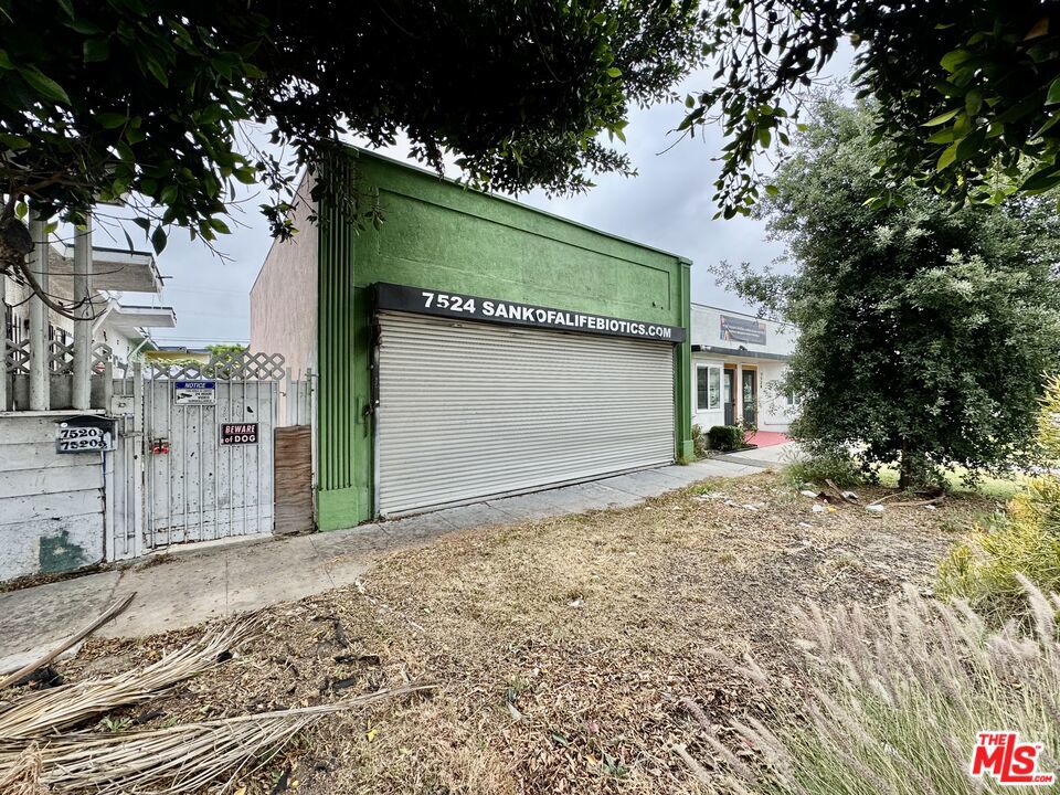 7524 S Western Avenue Property Photo 1