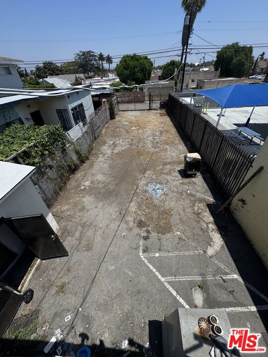 7524 S Western Avenue Property Photo 5
