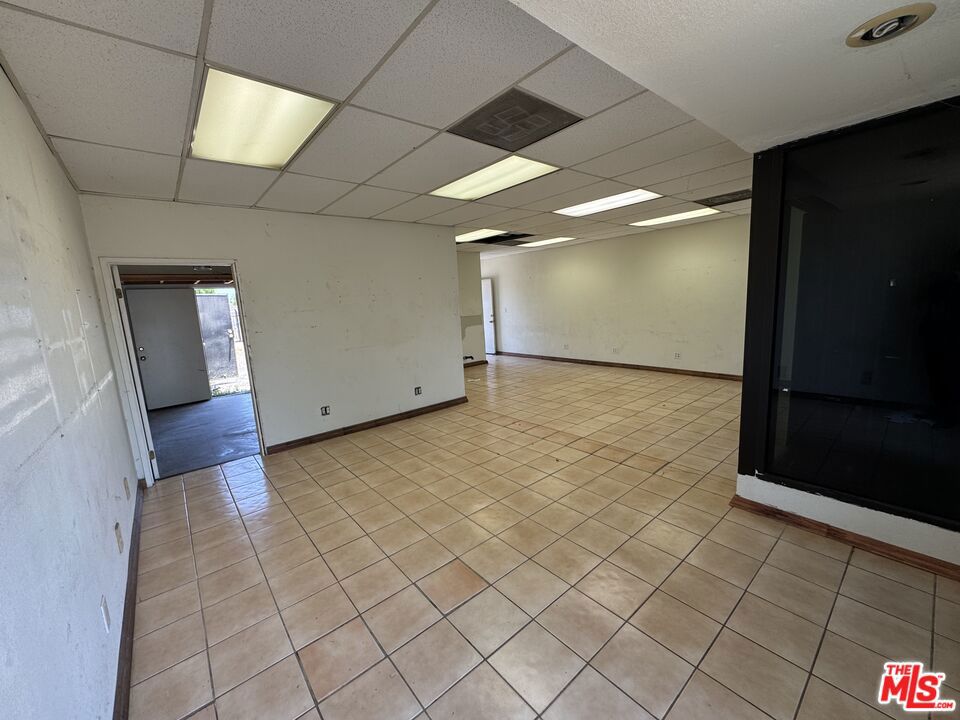 7524 S Western Avenue Property Photo 10