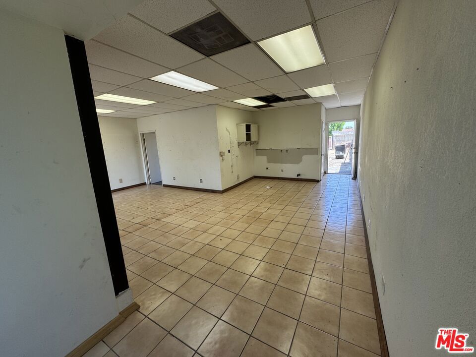 7524 S Western Avenue Property Photo 11