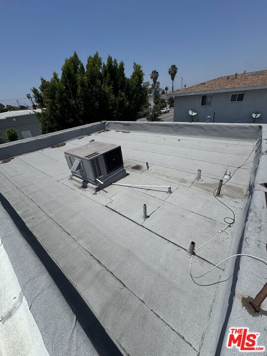 7524 S Western Avenue Property Photo 15