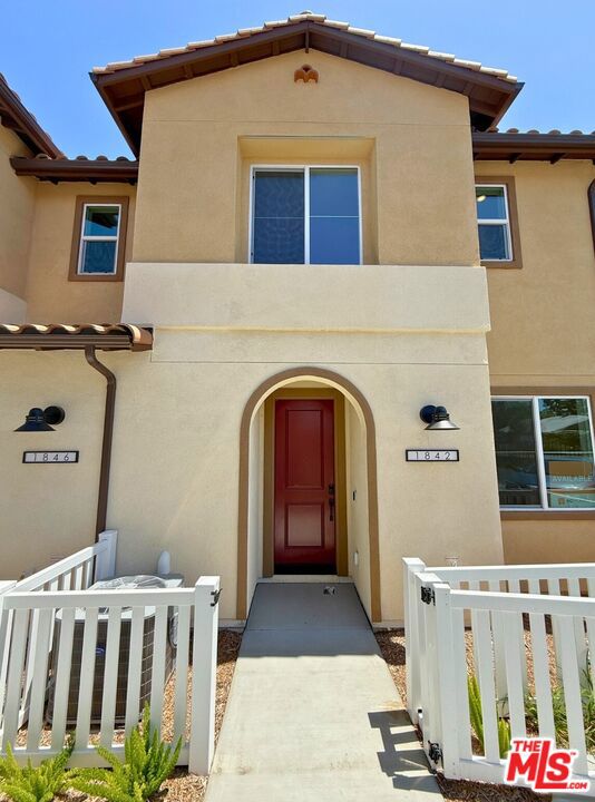 1842 W Merced Avenue Property Photo 1
