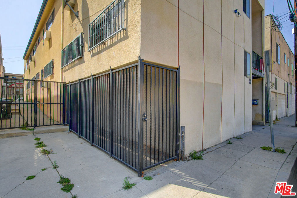 835 Cleveland Street Property Photo 16