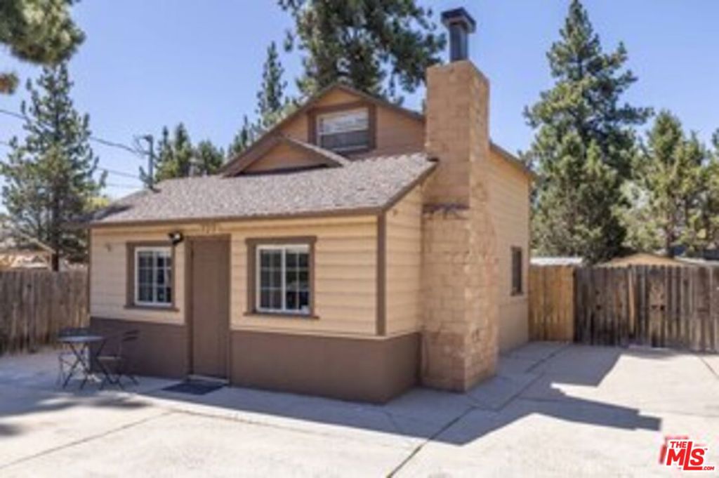 320 E Tiger Lily Drive Property Photo 2