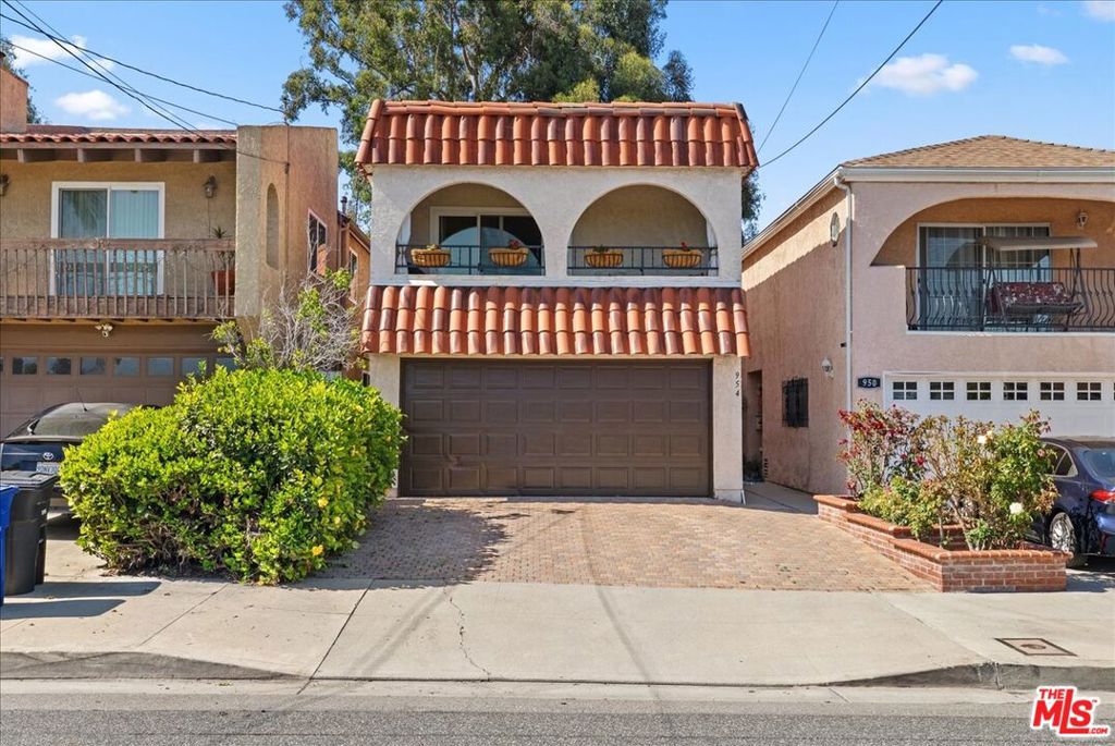 954 W 6th Street Property Photo 2